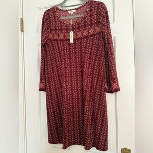 Gorgeous patterned midi dress with sleeves
